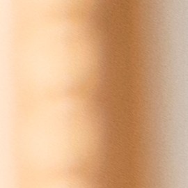 Usa una crema antiedad que sea adecuada para tu rostro.