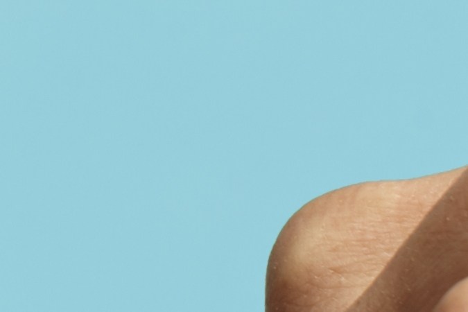 Incluye el ácido azelaico en tu rutina para reducir las manchas en el rostro.