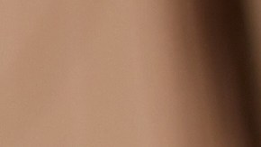 Luce labios más grandes con la tendencia viral en redes sociales.