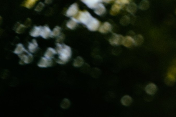 Usa ropa fresca durante el verano para evitar el calor.