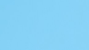 Usa sombreros en tendencia para acompañar tus looks de verano.