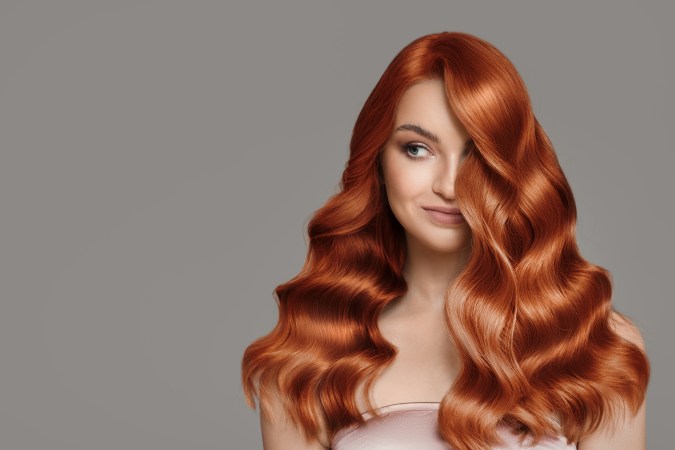 Cuida el tono cobrizo en tu cabello para mantenerlo.