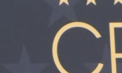 Jennifer Aniston incluyó un nuevo producto capilar en LolaVie.