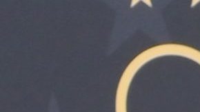 Jennifer Aniston incluyó un nuevo producto capilar en LolaVie.