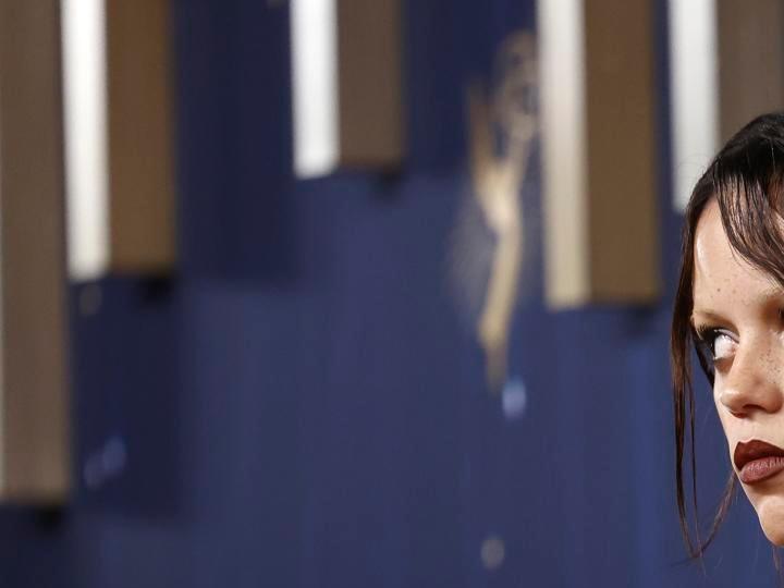 Jenna Ortega llevó uno de los mejores looks a los Premios Emmy.