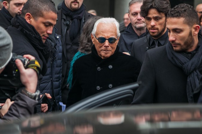 Giorgio Armani se mantuvo como director creativo hasta su fallecimiento.