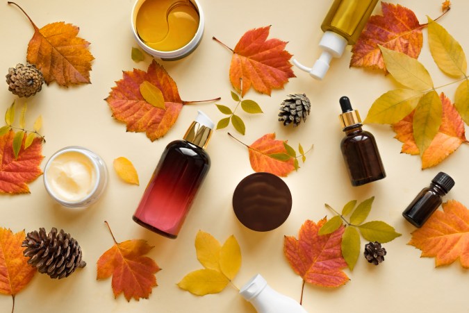 Usa productos adecuados para cuidar tu piel en otoño.