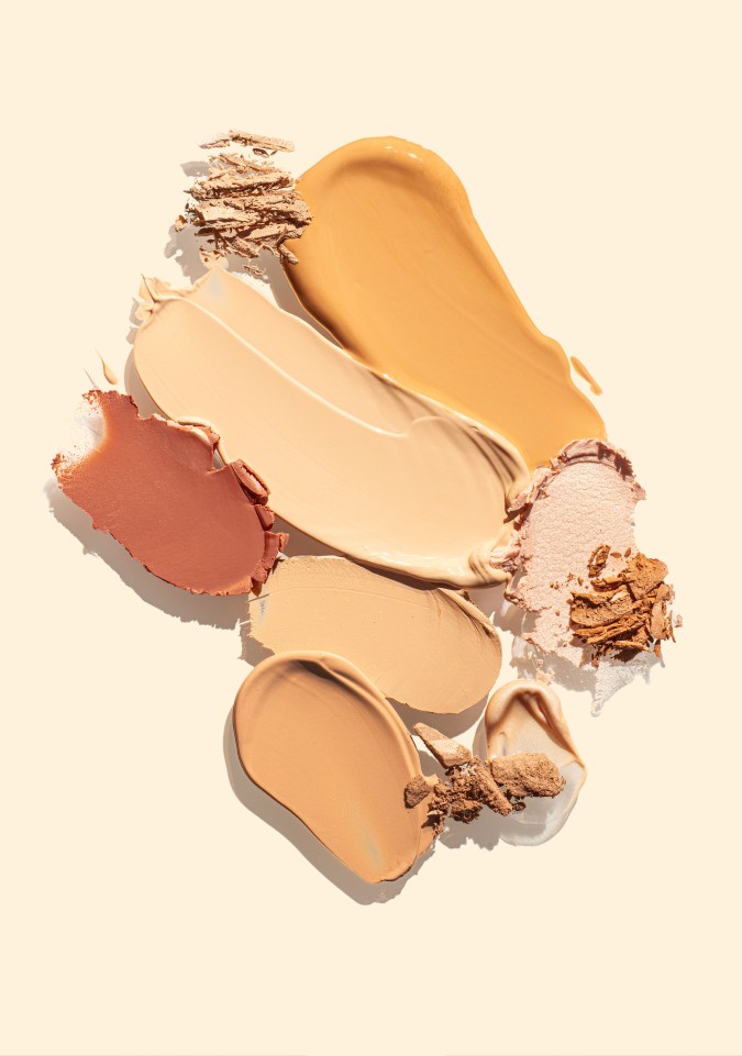 Usa la base de maquillaje adecuada para tu subtono de piel.