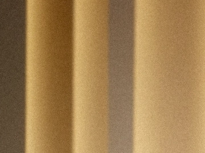 El color que debes llevar en tus accesorios este otoño es el marrón.