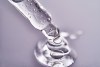Usa retinol para cuidar tu piel del envejecimiento prematuro.
