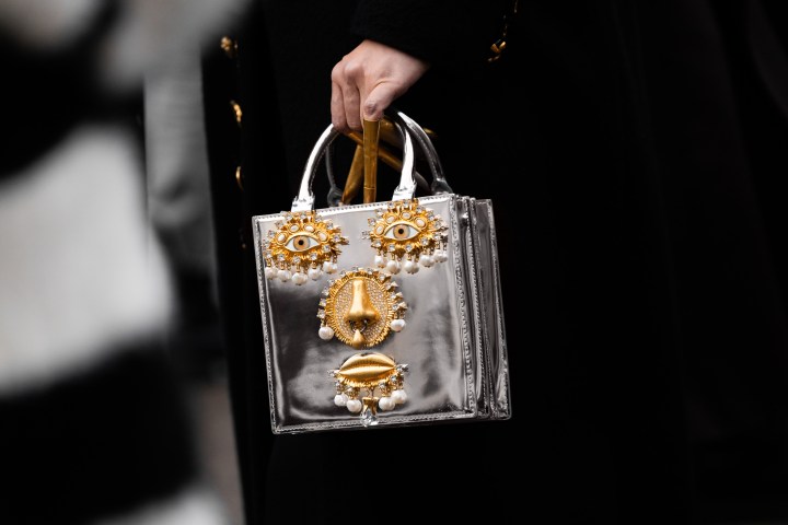 Schiaparelli presentó su primera colección para el 2026.