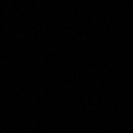 Pantalla de laptop y teléfono muestran el logotipo y la página principal de Rare Beauty, marca de maquillaje creada por Selena Gómez.