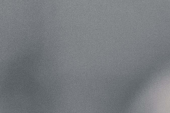 Dormir boca abajo diariamente puede perjudicar la simetría de tu rostro.