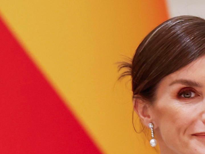 La reina de España llevó su atuendo más elegante a la cena de gala organizada en China.