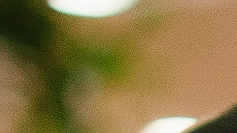 El agua oxigenada puede cambiar el color de tu cabello según su volumen.