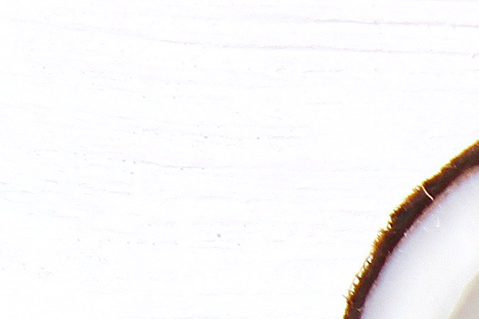 Combina el aceite de coco y árbol de té para cuidar tus axilas.