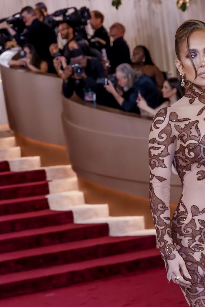 Jennifer Lawrence en la alfombra roja de los Golden Globes.