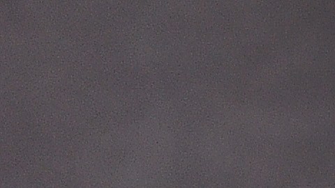 Hailey Bieber vuelve a modelar para Victoria's Secret en su primera campaña del año.