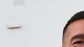 Bad Bunny lleva un look significativo en su presentación en el Super Bowl LX.