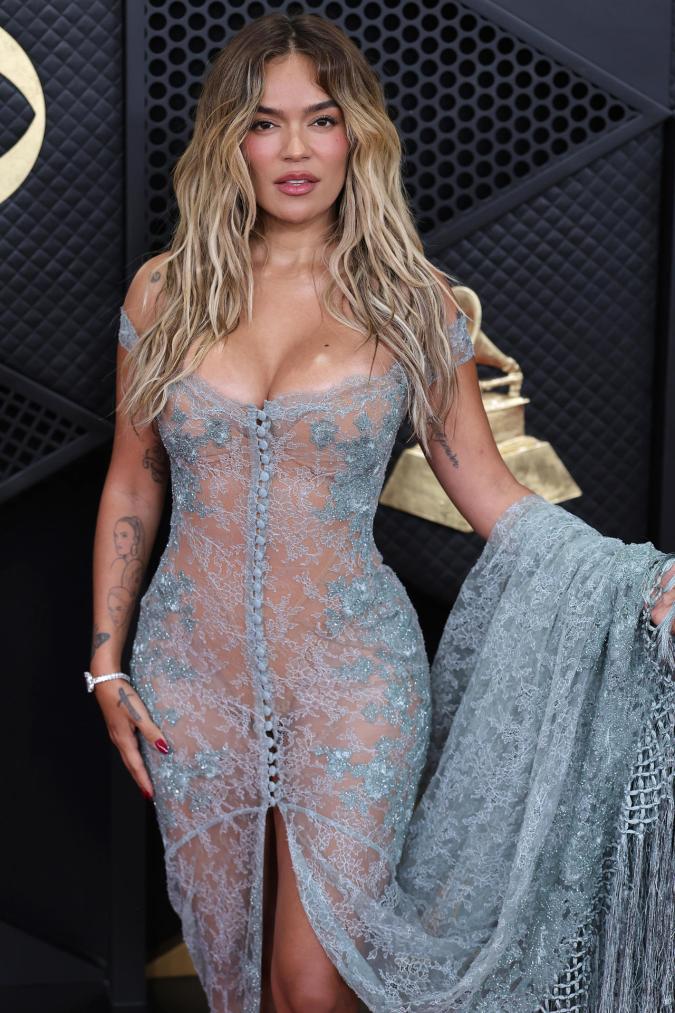 Karol G en la alfombra roja de los Premios Grammy 2026.