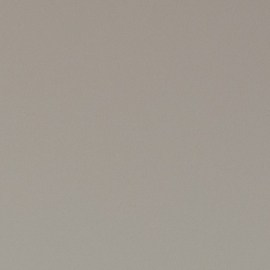 mujer madura maquillándose